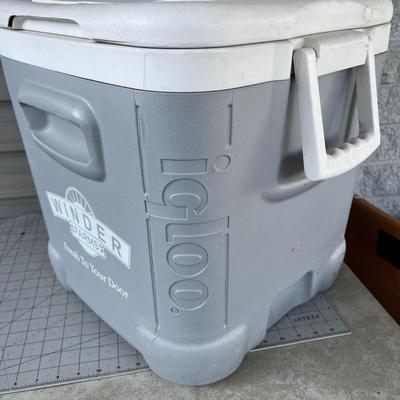 Igloo Ice Cooler - Silver