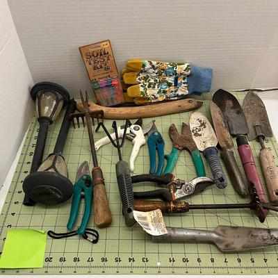 Garden hand tools