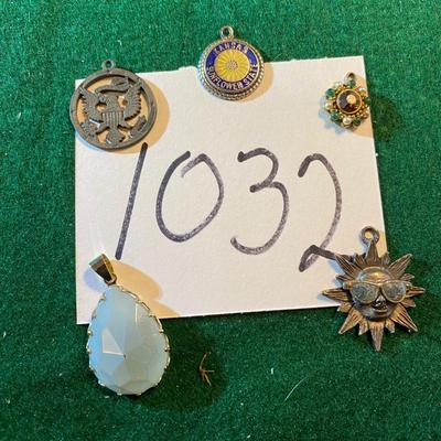 Pendant Lot