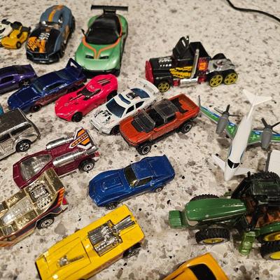Huge Rare 1970s/80s Hotwheels, Lesney, Kidco, John Deere Diecast Toy Car Lot