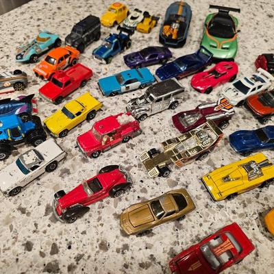 Huge Rare 1970s/80s Hotwheels, Lesney, Kidco, John Deere Diecast Toy Car Lot