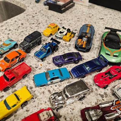 Huge Rare 1970s/80s Hotwheels, Lesney, Kidco, John Deere Diecast Toy Car Lot