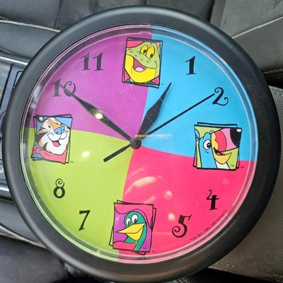 1996 NOS Collectible Wall Clock Kelloggs Cereal - TONY TIGER - TOUCAN SAM