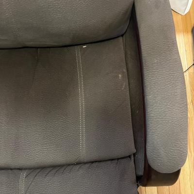 Pair of Catnappers Power Lift Recliners With Heat & Massage (LR-MG)