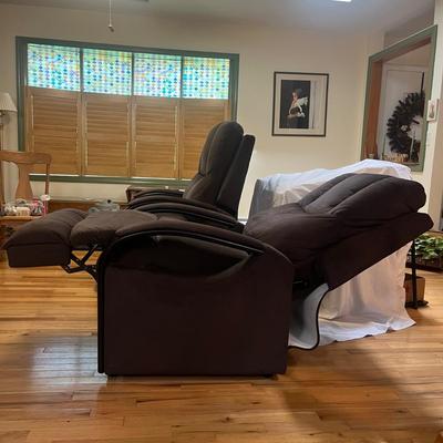 Pair of Catnappers Power Lift Recliners With Heat & Massage (LR-MG)
