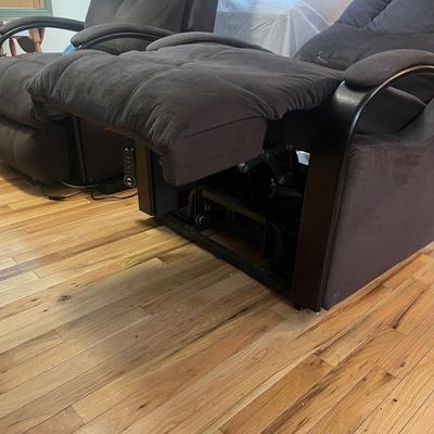 Pair of Catnappers Power Lift Recliners With Heat & Massage (LR-MG)