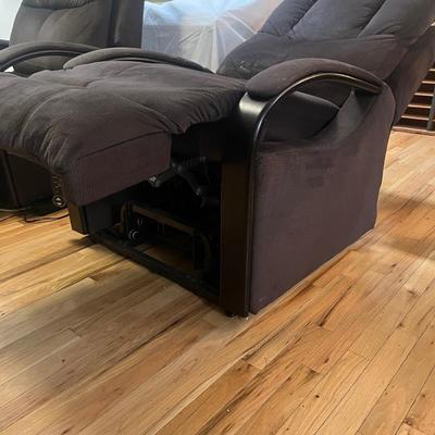 Pair of Catnappers Power Lift Recliners With Heat & Massage (LR-MG)