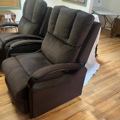 Pair of Catnappers Power Lift Recliners With Heat & Massage (LR-MG)
