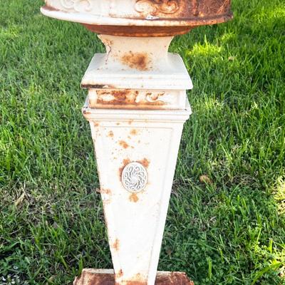 Antique White Destressed Cast Iron Bird Bath / Plant Stand ~ Heavy