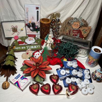 Big lot of Christmas decor