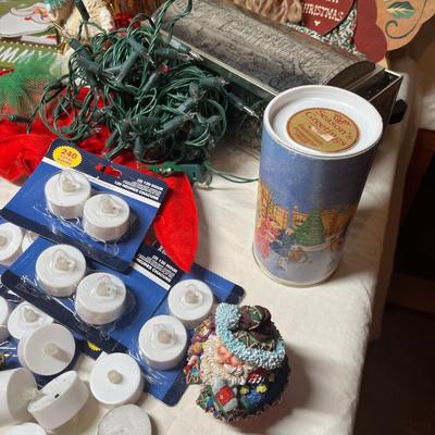 Big lot of Christmas decor