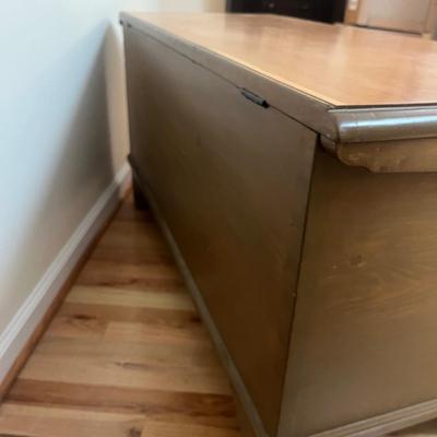 Wooden Storage Chest (H-MG)