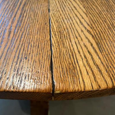 Round oak table