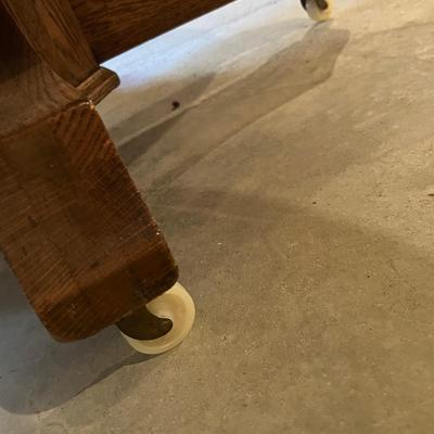 Round oak table