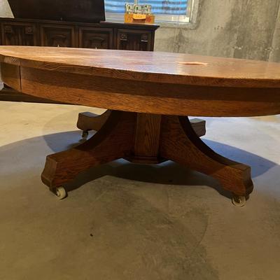 Round oak table