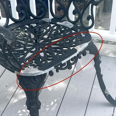 ** Correction ** ~ Aluminum Table & Four (4) Chairs - * Read Details