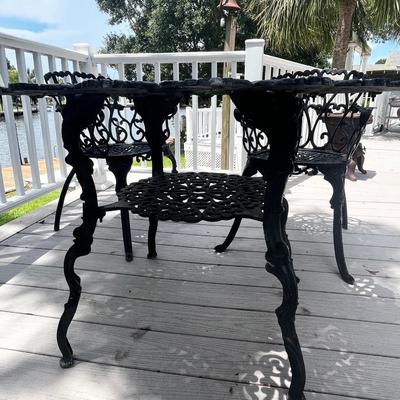 ** Correction ** ~ Aluminum Table & Four (4) Chairs - * Read Details
