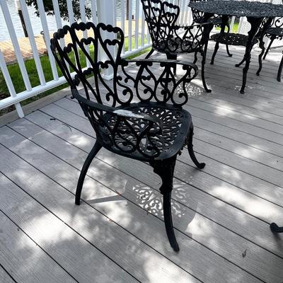 ** Correction ** ~ Aluminum Table & Four (4) Chairs - * Read Details