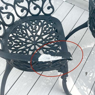 ** Correction ** ~ Aluminum Table & Four (4) Chairs - * Read Details