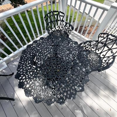 ** Correction ** ~ Aluminum Table & Four (4) Chairs - * Read Details