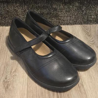 Black Mary Jane's- 8.5 Wide