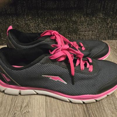 AVIA Athletic Shoes- 9