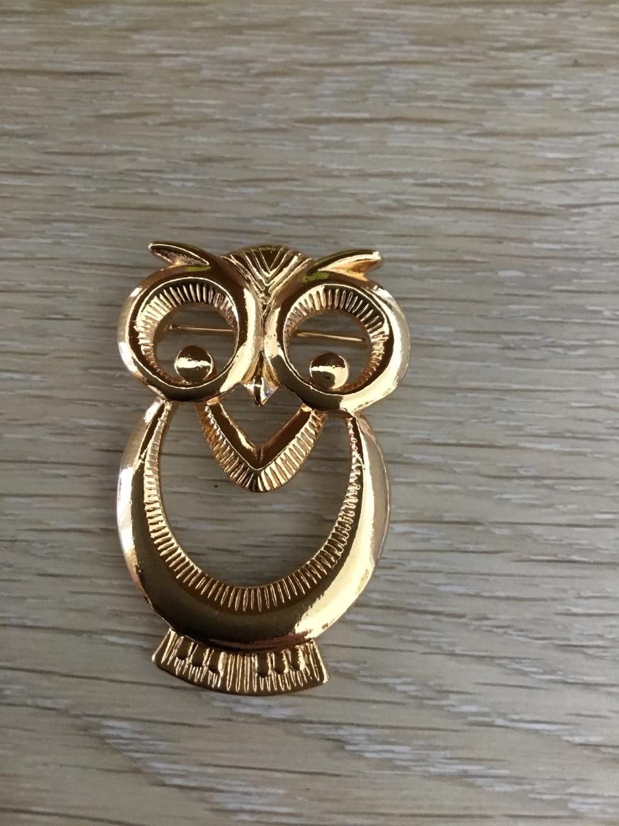 VINTAGE GOLD TONED OWL PIN