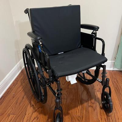 Like New Medline Light Wheelchair Elevating Leg
