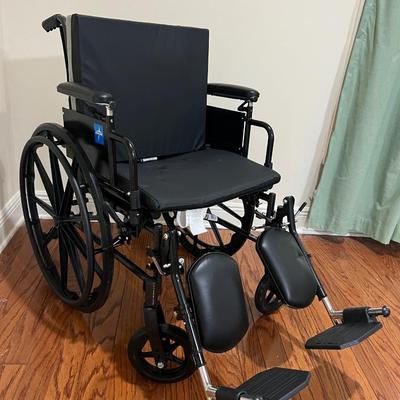 Like New Medline Light Wheelchair Elevating Leg