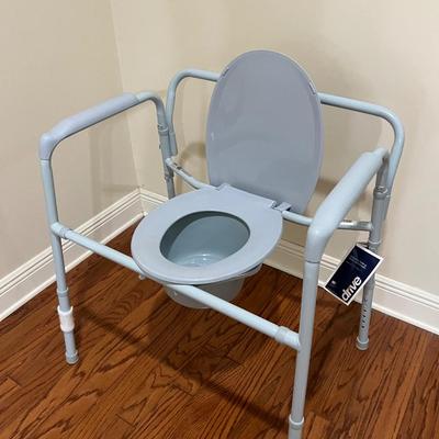 Large bariatric folding steel commode