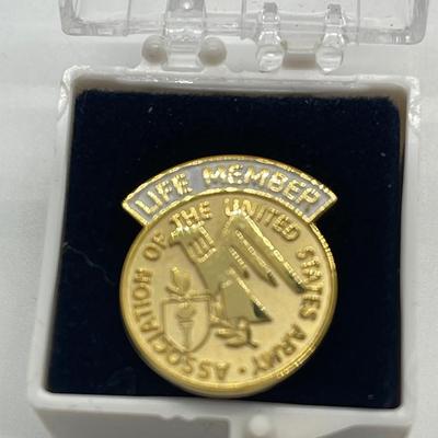 Cloisonné Lapel Pin - Association of the United States Army Life Member
