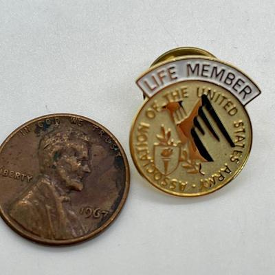 Cloisonné Lapel Pin - Association of the United States Army Life Member