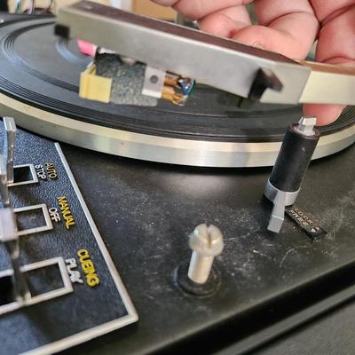 Vintage Garrard Synchro-Lab 95B Turntable Powers up and runs