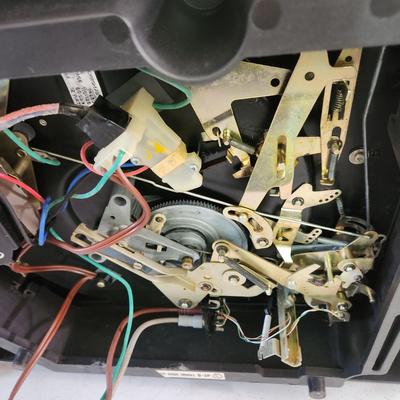 Vintage Garrard Synchro-Lab 95B Turntable Powers up and runs