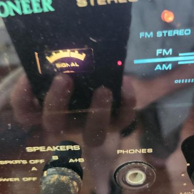 Pioneer Stereo Receiver SX-770 Powers up Good FM Single