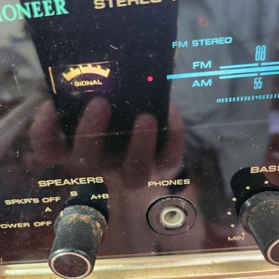 Pioneer Stereo Receiver SX-770 Powers up Good FM Single