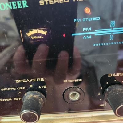 Pioneer Stereo Receiver SX-770 Powers up Good FM Single