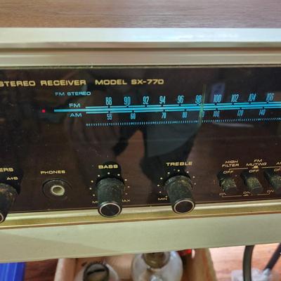 Pioneer Stereo Receiver SX-770 Powers up Good FM Single