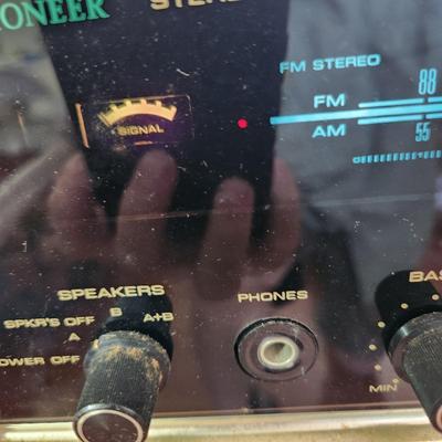 Pioneer Stereo Receiver SX-770 Powers up Good FM Single