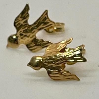 Flying Birds Gold Fashion Earrings for pierced ears