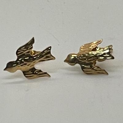 Flying Birds Gold Fashion Earrings for pierced ears