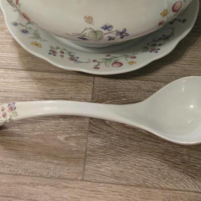 Cordon Bleu Soup Tureen with Ladle
