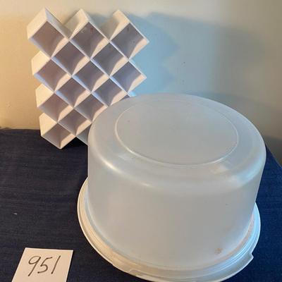 Cake Carrier and Storage