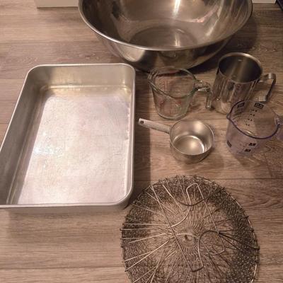 Mixed Kitchen Items