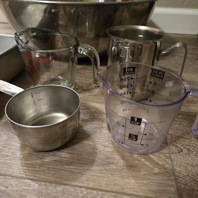Mixed Kitchen Items