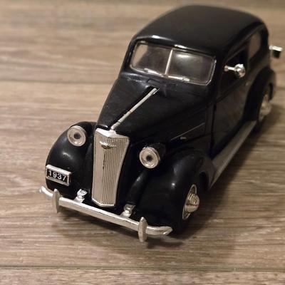 1937 Chevrolet Master Deluxe Town Sedan