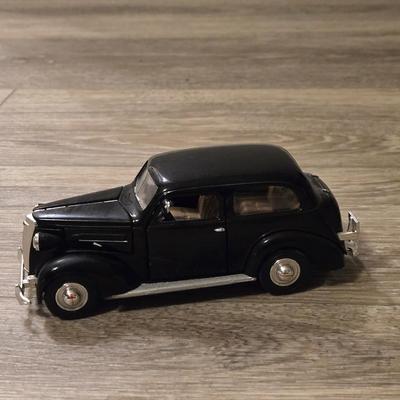 1937 Chevrolet Master Deluxe Town Sedan