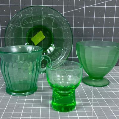 4 Pieces of Green Depression Glass