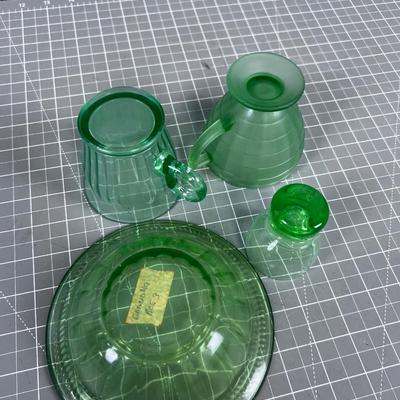 4 Pieces of Green Depression Glass