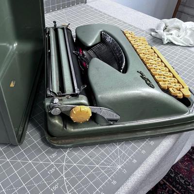 COLE Steel Portable Typewriter Green 